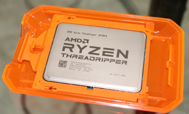 CPU AMD RYZEN THREADRIPPER 2970WX (3.0GHz boost 4.2GHz, 24 nhân 48 luồng, 76MB Cache, 250W, Socket AMD TR4)
