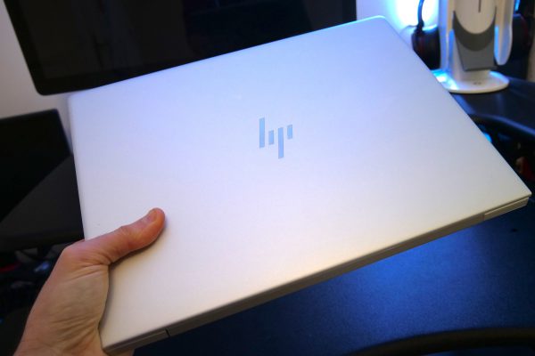 Laptop HP EliteBook 745 G5 5ZU69PA (R5-2500U, 8GB Ram, 256GB SSD, Vega 8 Graphics, 14 inch FHD IPS, Win 10, Bạc)
