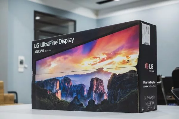 Màn Hình LG Ultrafine 32UL950-W Nano IPS 4K (32 inch, 3840 x 2160, 60Hz, Nano IPS, 5ms)