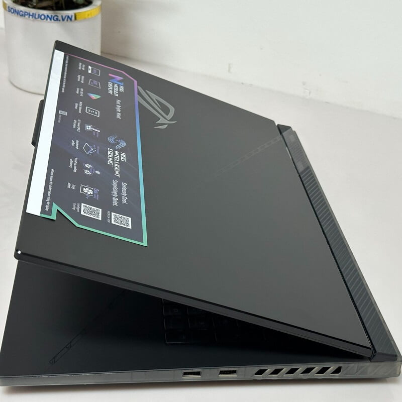 Laptop ASUS ROG Strix Scar 18 G834JY-N6039W (i9-13980HX, Ram 64GB, SSD 2TB, RTX 4090 16GB, 18 inch QHD+ 240Hz, IPS, Win 11, Đen)